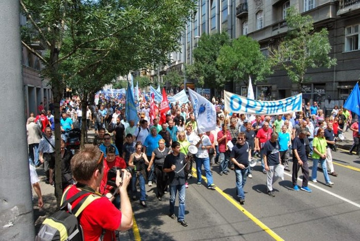 ОРУЖАРИ НЕ ОДУСТАЈУ, нису попустили пред Вулином, настављају штајк до даљњег! ОРУЖАРИ НЕ ОДУСТАЈУ, нису попустили пред Вулином, настављају штајк до даљњег!