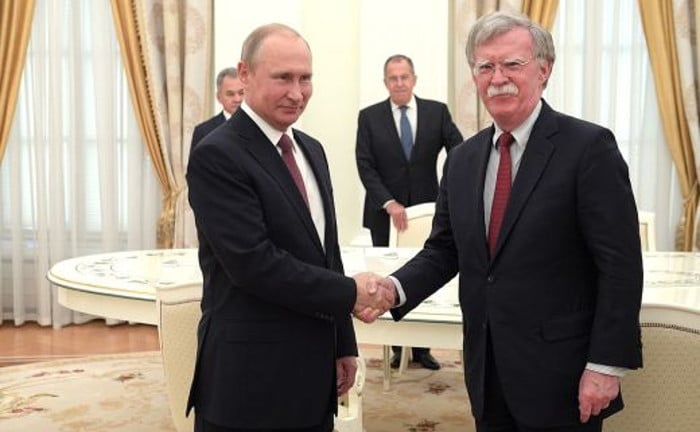 Након посете Џона Болтона Кремљу, договорен састанак Владимира Путина и Доналда Трампа Након посете Џона Болтона Кремљу, договорен састанак Владимира Путина и Доналда Трампа