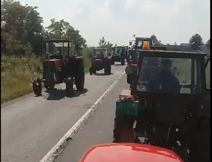 Блокада јутрос настављене у целој Србији Блокада јутрос настављене у целој Србији