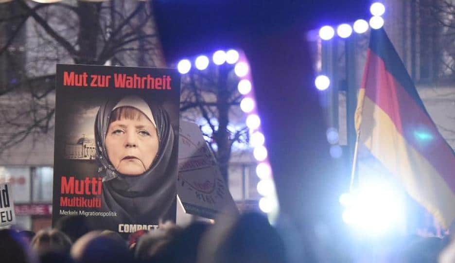 Ангела Меркел и њени коалициони партнери без договора око третмана миграната на немачкој граници Ангела Меркел и њени коалициони партнери без договора око третмана миграната на немачкој граници