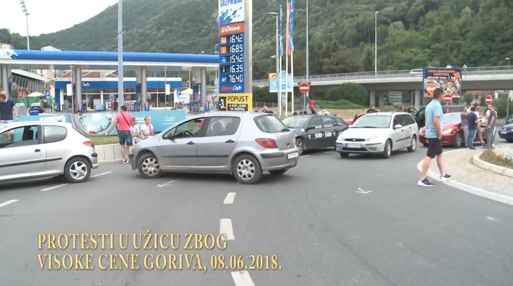 Протест возача у Ужицу због високе цене горива (видео) Протест возача у Ужицу због високе цене горива (видео)