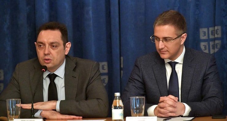 Већа овлашћења за Стефановића и Вулина! Већа овлашћења за Стефановића и Вулина!
