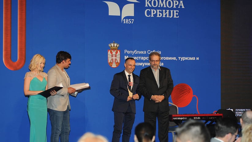 ПКС и Министарство трговине уручили награду Срђану Кнежевићу, осуђеном члану „нафтне мафије“ ПКС и Министарство трговине уручили награду Срђану Кнежевићу, осуђеном члану „нафтне мафије“