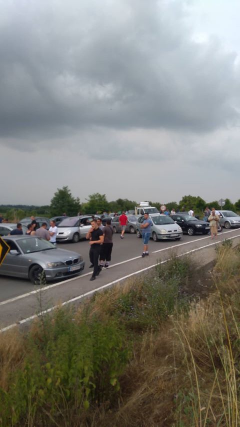Поново блокирана и Ибарска магистрала код Лазаревца (фото)