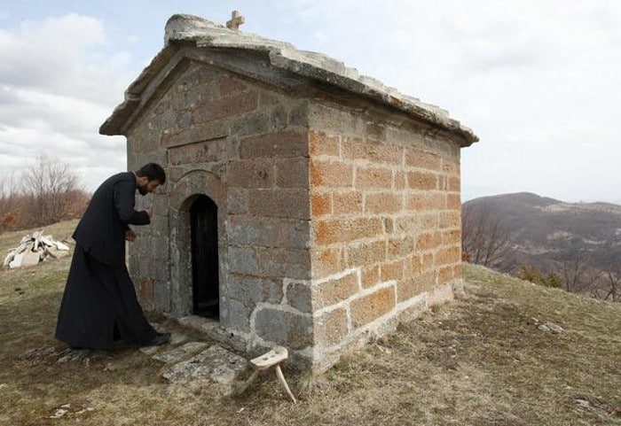 Мариница, најмања црква у Србији Мариница, најмања црква у Србији