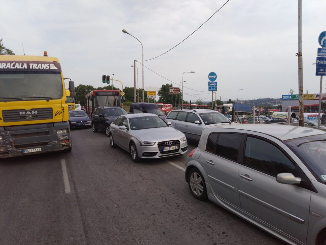 Младеновац комплетно блокиран, полиција прети Младеновац комплетно блокиран, полиција прети