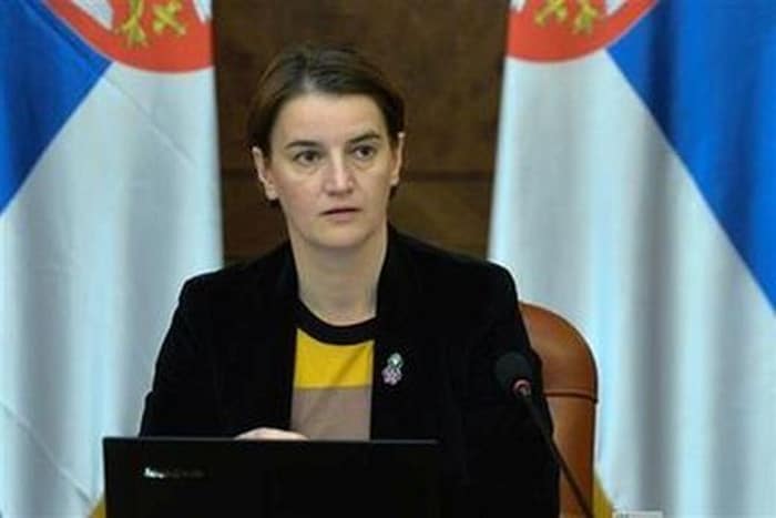 Ко је тебе МУТАВА где и када бирао и изабрао да било коме дајеш подршку?