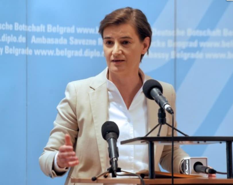 МУТАВА: Забрањујем да се ико виђа са малинарима, доста је! МУТАВА: Забрањујем да се ико виђа са малинарима, доста је!