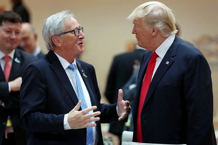 Трамп Јункера на самиту G7 неколико пута назвао „суровим убицом“ Трамп Јункера на самиту G7 неколико пута назвао „суровим убицом“
