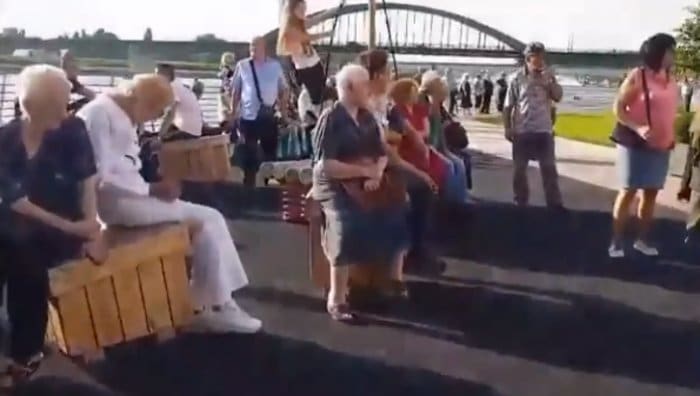 ЦИРКУС! Напредни идиоти довели ботове да глуме станаре "Београда на води" (видео) ЦИРКУС! Напредни идиоти довели ботове да глуме станаре "Београда на води" (видео)