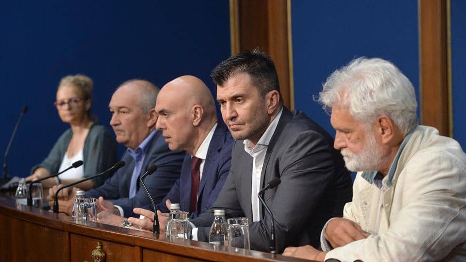 Синдикалци љути - на састанцима ни министра ни премијерке Синдикалци љути - на састанцима ни министра ни премијерке
