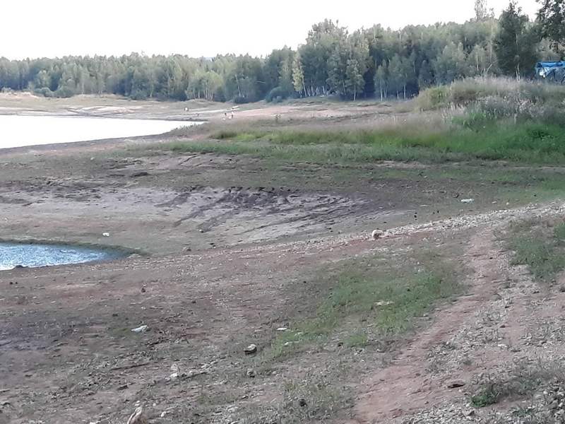 Због прекомерног испумпавања воде за мини хидролектране Власинско језеро буквално умире! (фото)
