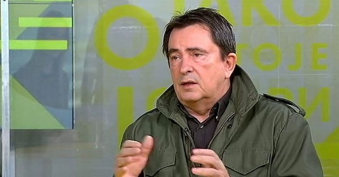 Милан Гутовић: Када криминалци постану маргинална популација, а не министри и владари, мрак ће сам од себе постати подношљивији Милан Гутовић: Када криминалци постану маргинална популација, а не министри и владари, мрак ће сам од себе постати подношљивији