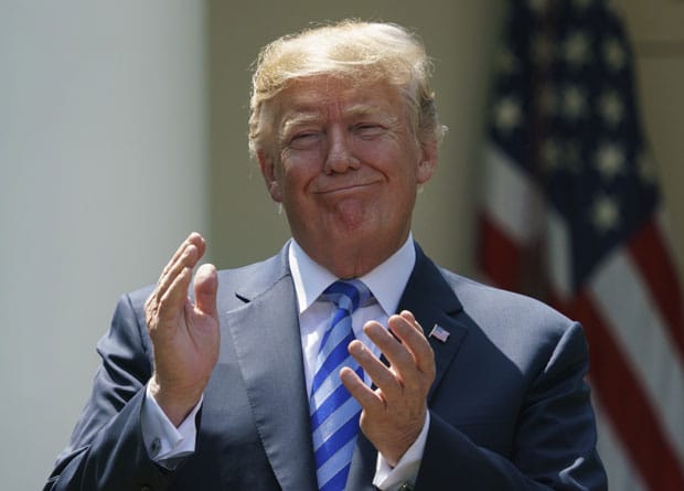 Демократе почињу велики лов на Трампа и 60 фигура око њега Демократе почињу велики лов на Трампа и 60 фигура око њега