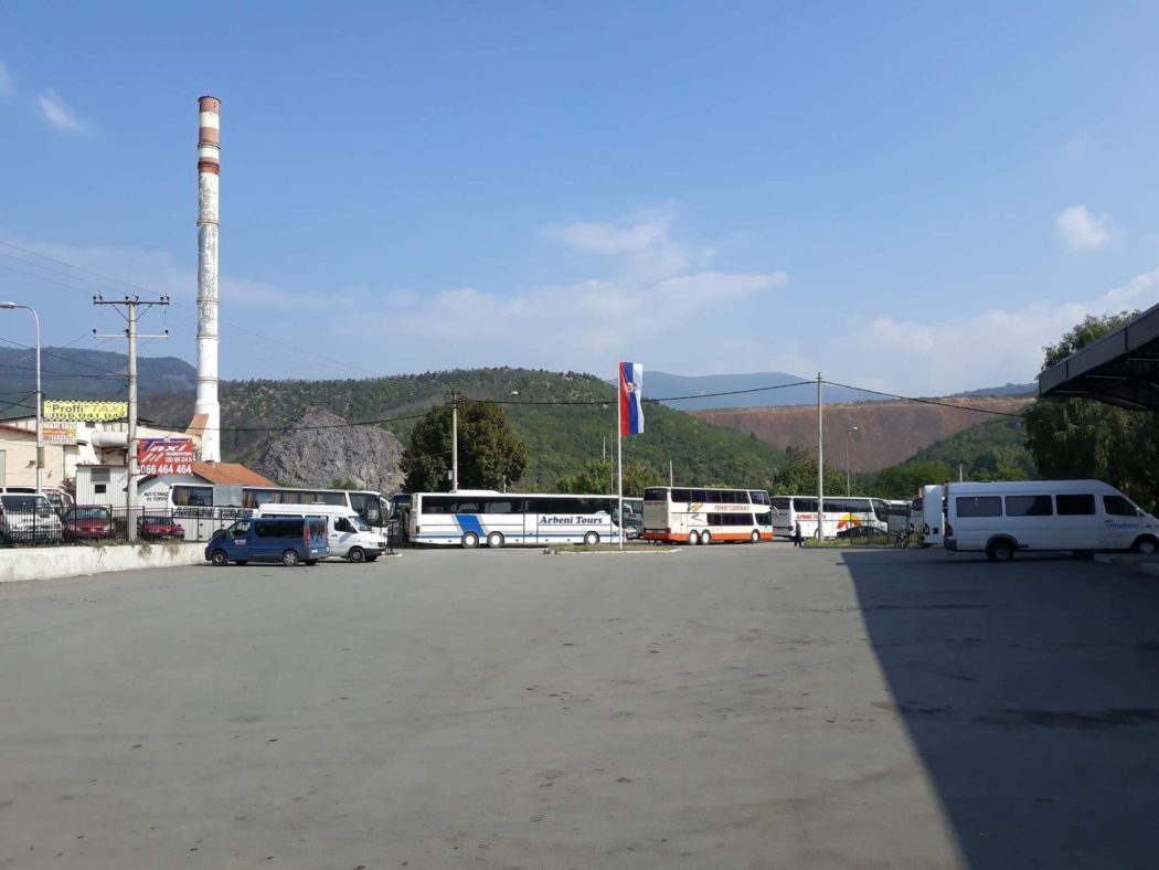 Велеиздајник ангажовао албанске превознике да довозе Србе из енклава Велеиздајник ангажовао албанске превознике да довозе Србе из енклава