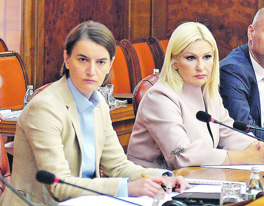 Влада Србије КОНАЧНО ПРИЗНАЛА да неће улагати НИ ДИНАР у нишки аеродром! Влада Србије КОНАЧНО ПРИЗНАЛА да неће улагати НИ ДИНАР у нишки аеродром!