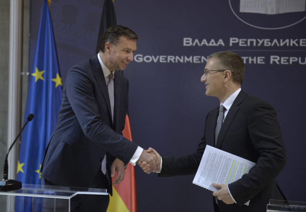 Како је министар полиције Небојша Стефановић одобрио план за мигранте канцеларке Меркел Како је министар полиције Небојша Стефановић одобрио план за мигранте канцеларке Меркел