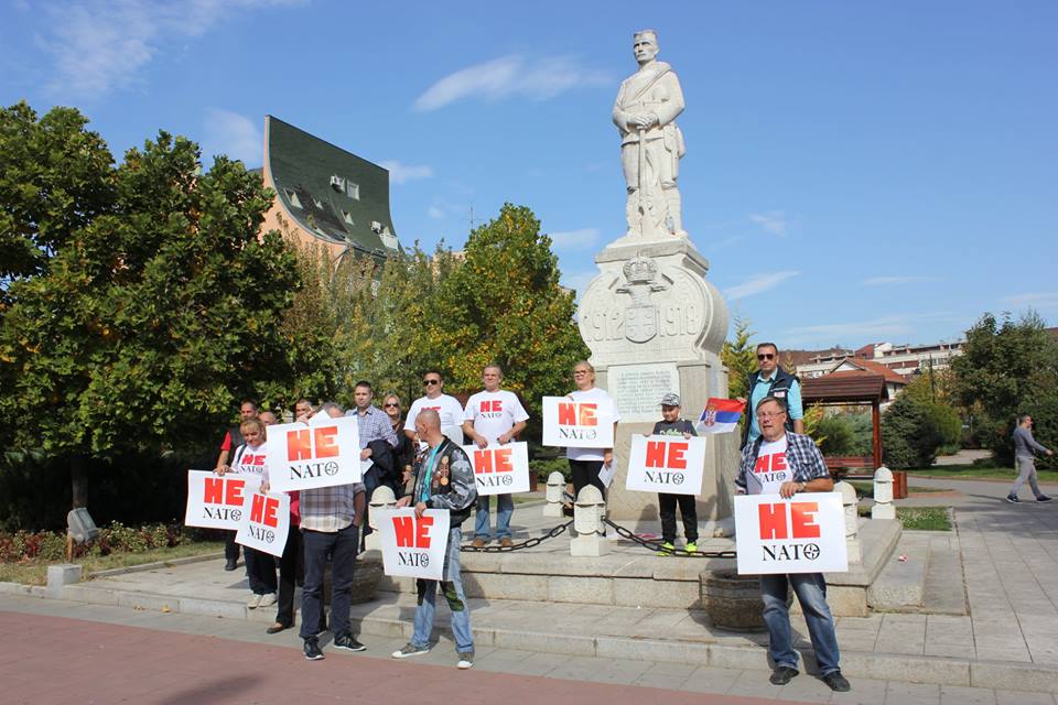 Протести у Младеновцу због војне вежбе НАТО све док буде трајала Протести у Младеновцу због војне вежбе НАТО све док буде трајала