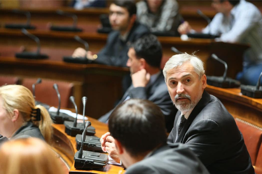 Осрамотио земљу и уместо у затвору завршио ОПЕТ на државној функцији! Осрамотио земљу и уместо у затвору завршио ОПЕТ на државној функцији!