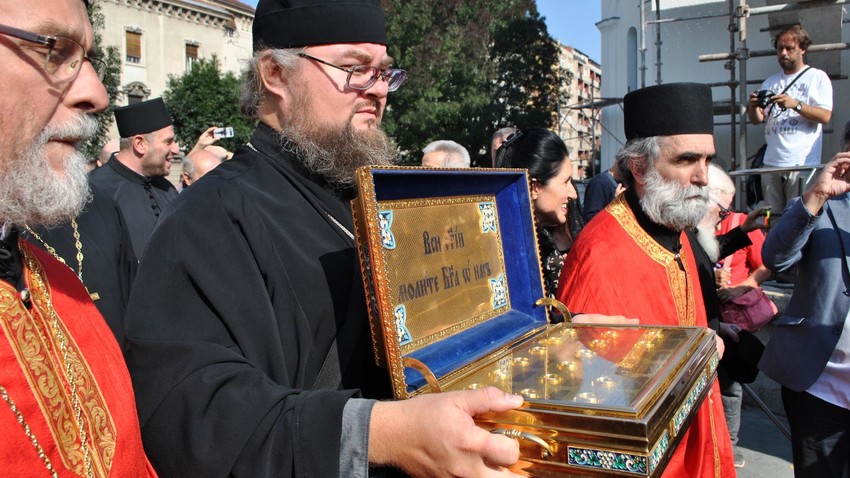 Како у Србији дочекују руске светиње: Руси Србима предлажу да заједно излију звоно на Косовом пољу Како у Србији дочекују руске светиње: Руси Србима предлажу да заједно излију звоно на Косовом пољу