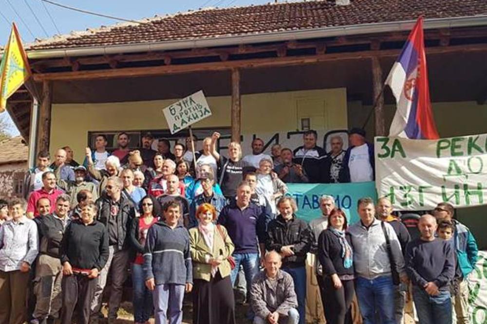 СЕЉАЦИ НА СТАРОЈ ПЛАНИНИ ИНВЕСТИТОРУ ИСЕКЛИ ГУМЕ, А АКТИВИСТИ НАЈАВЉУЈУ: Доћи ће време и за физичку борбу против изградње мини-хидроелектрана СЕЉАЦИ НА СТАРОЈ ПЛАНИНИ ИНВЕСТИТОРУ ИСЕКЛИ ГУМЕ, А АКТИВИСТИ НАЈАВЉУЈУ: Доћи ће време и за физичку борбу против изградње мини-хидроелектрана