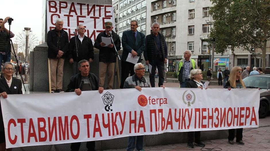 Протест војних пензионера: Нико у кампањи не нуди решење за одузете пензије Протест војних пензионера: Нико у кампањи не нуди решење за одузете пензије