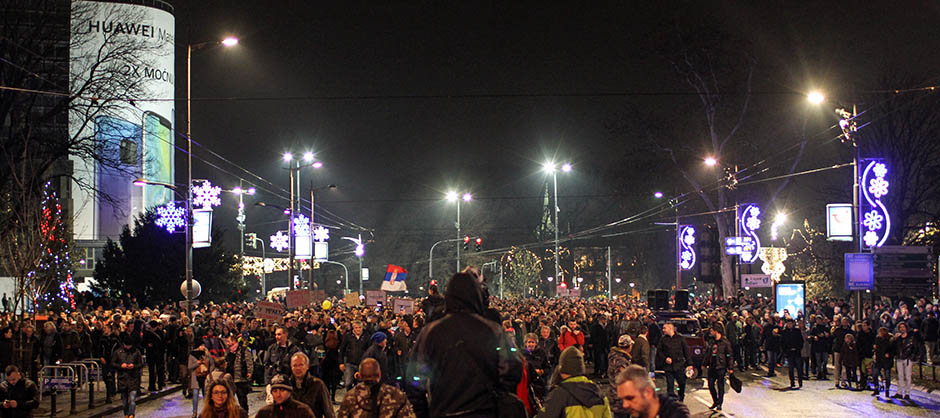 Београд: Најмасовнији протест против Вучића од његовог доласка на власт! (фото, видео) Београд: Најмасовнији протест против Вучића од његовог доласка на власт! (фото, видео)