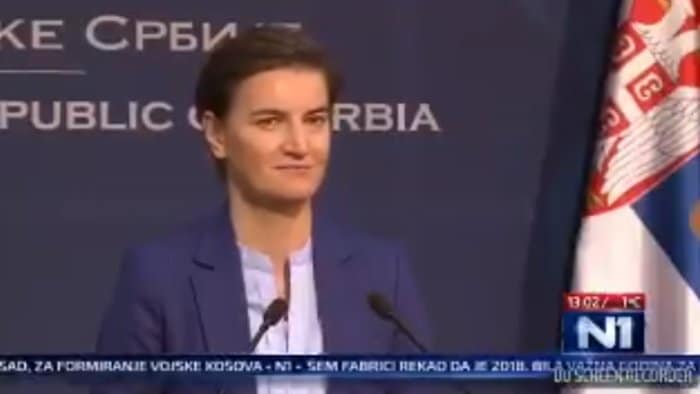 Ако јој је тешко због војске Kосова* зашто се оволико смеје и радује? (видео) Ако јој је тешко због војске Kосова* зашто се оволико смеје и радује? (видео)