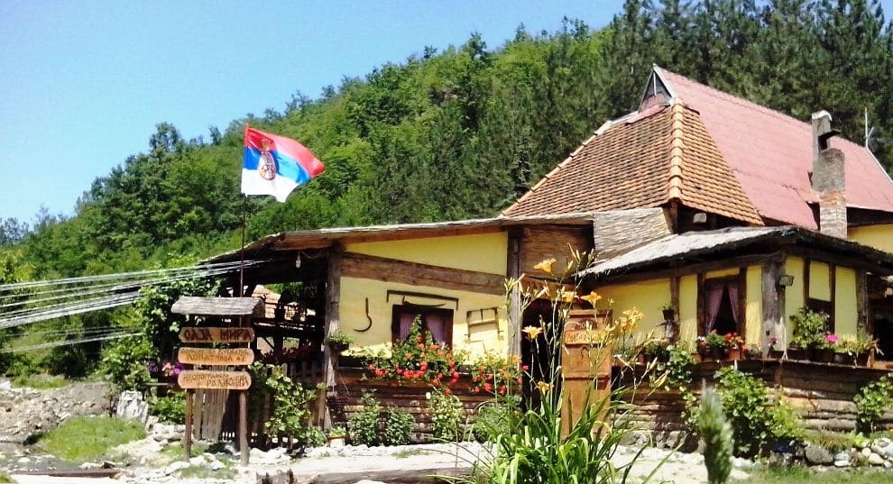 Напредне економске убице опорезују и сеоски туризам! Напредне економске убице опорезују и сеоски туризам!