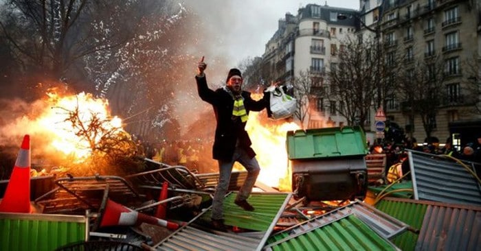 Éric, le flic! (video) Éric, le flic! (video)