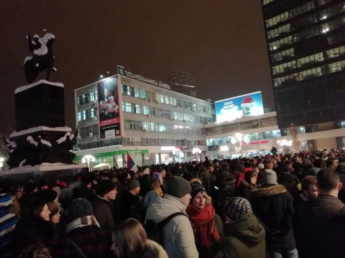 НИШ: Велики протест против режима! (видео) НИШ: Велики протест против режима! (видео)