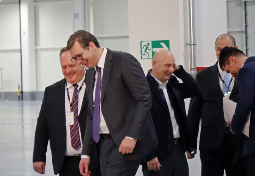Лесковачким новинарима онемогућено да поставе питања Вучићу Лесковачким новинарима онемогућено да поставе питања Вучићу