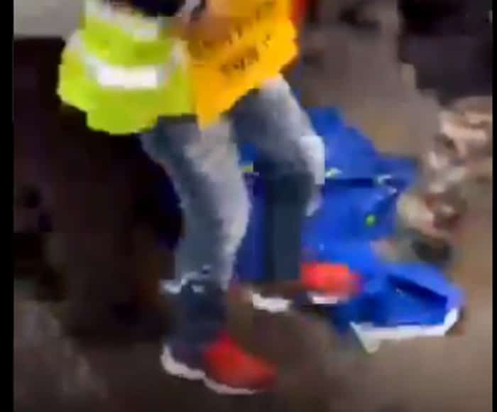 Французи бришу ципеле за заставом ЕУ! (видео) Французи бришу ципеле за заставом ЕУ! (видео)