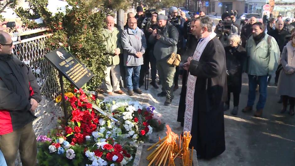 Косовска Митровица: Одржан помен на месту убиства Оливера Ивановића Косовска Митровица: Одржан помен на месту убиства Оливера Ивановића