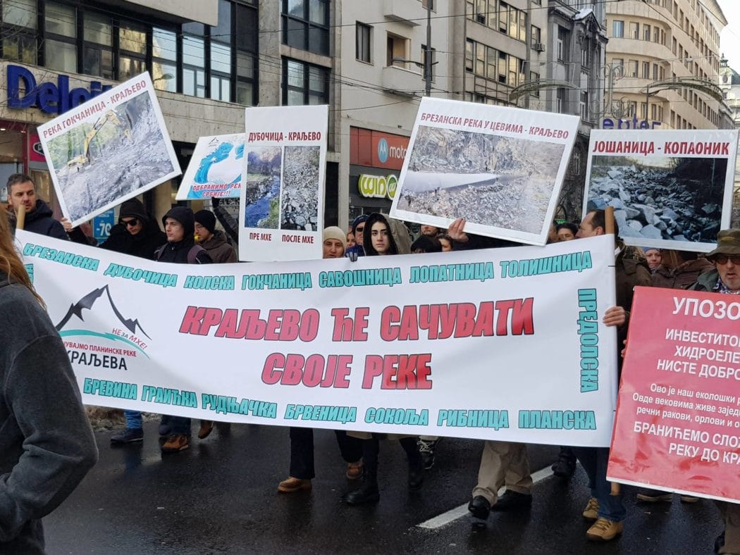 Одржан протест против изградње МХЕ у Србији: Штета по реке велика (видео) Одржан протест против изградње МХЕ у Србији: Штета по реке велика (видео)