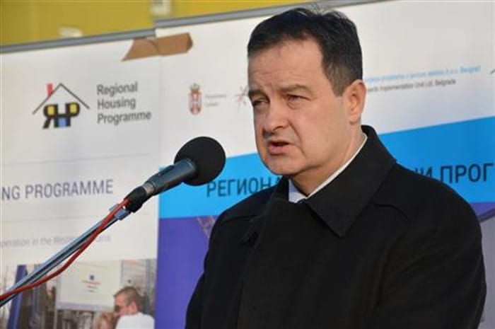 Како је могуће да нам је ова УЦЕЊЕНА БУДАЛЕТИНА још министар спољних послова? Како је могуће да нам је ова УЦЕЊЕНА БУДАЛЕТИНА још министар спољних послова?
