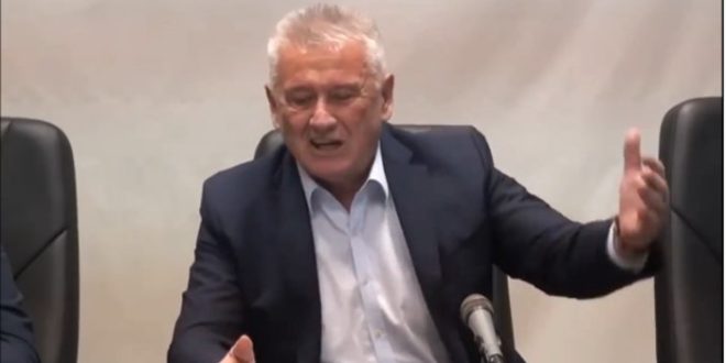 Веља објаснио: Вучићу, одреди нам дан када нећемо да те гледамо! (видео) 1