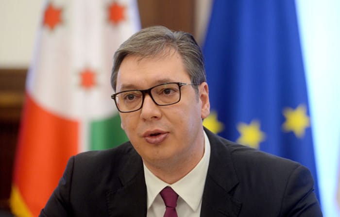 ШУВРНУТИ, добро ти стоји нови кармин! Него, јел лова за кармин и шминку иде из буџета? ШУВРНУТИ, добро ти стоји нови кармин! Него, јел лова за кармин и шминку иде из буџета?