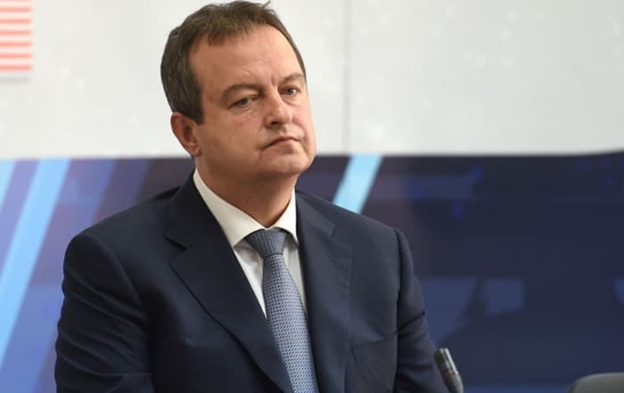 Ти ЦРВЕНИ БАНДИТУ опет позиваш на рушење уставног поретка Републике Србије! Ти ЦРВЕНИ БАНДИТУ опет позиваш на рушење уставног поретка Републике Србије!