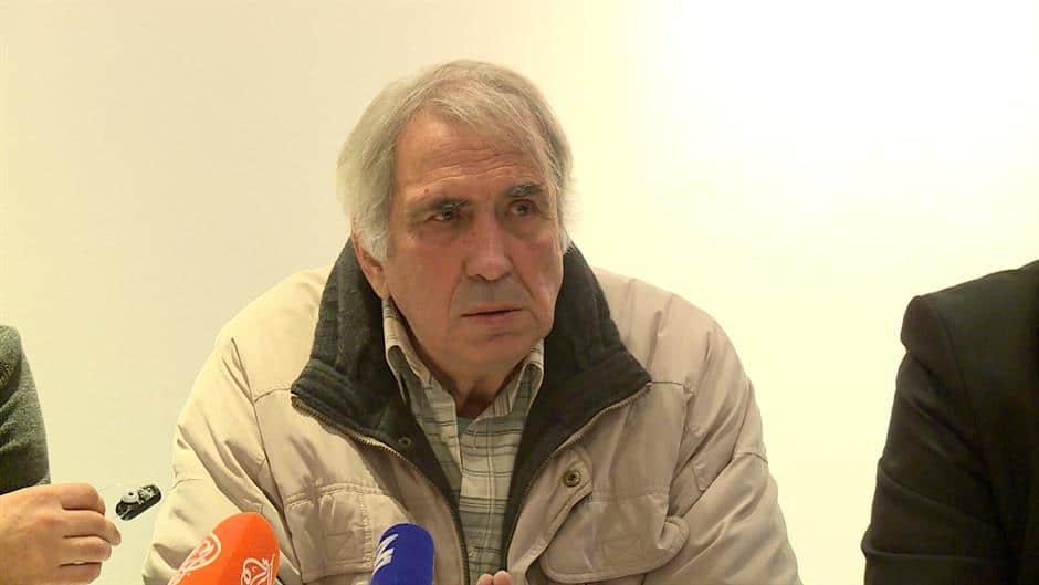 Милан Јовановић: Не осећам се безбедно, ћерка председника општине ми фотографише кућу Милан Јовановић: Не осећам се безбедно, ћерка председника општине ми фотографише кућу
