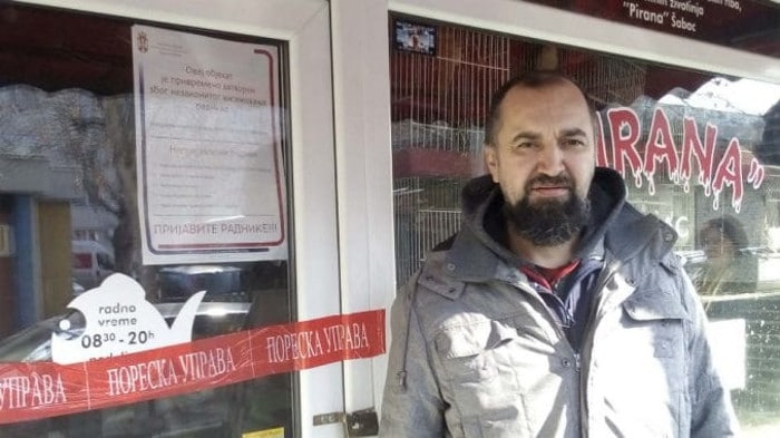 Миленку Марјановићу, носиоцу транспарента у Шапцу, затворили радњу, порезници долазили три пута за пола године Миленку Марјановићу, носиоцу транспарента у Шапцу, затворили радњу, порезници долазили три пута за пола године