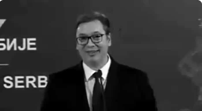 Баш је лепо ВЕЛЕИЗДАЈНИЧЕ кад си тако лепо смешан сам себи! (видео) Баш је лепо ВЕЛЕИЗДАЈНИЧЕ кад си тако лепо смешан сам себи! (видео)
