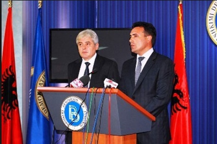 МАКЕДОНИЈА ТОНЕ СВЕ ДУБЉЕ: Заједно са ШИПТАРИМА славе бомбардовање СРБИЈЕ! МАКЕДОНИЈА ТОНЕ СВЕ ДУБЉЕ: Заједно са ШИПТАРИМА славе бомбардовање СРБИЈЕ!