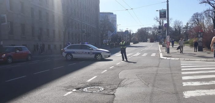 Полиција блокирала шири центар Београд (фото) Полиција блокирала шири центар Београд (фото)