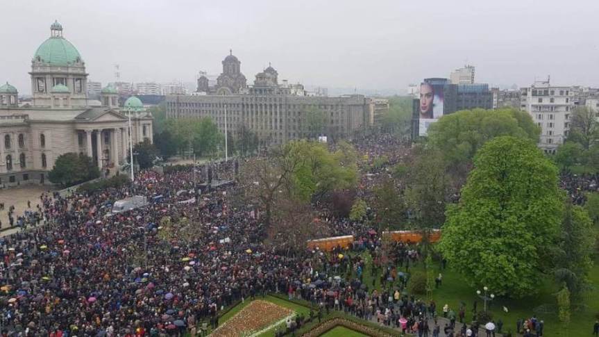 На јучерашњем протесту опозиције у Београду било је између 80.000 и 112.000 људи (фото, видео)