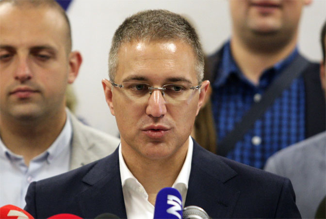 То што плените више дроге не значи да добро радите већ да је много више дроге на улици! То што плените више дроге не значи да добро радите већ да је много више дроге на улици!
