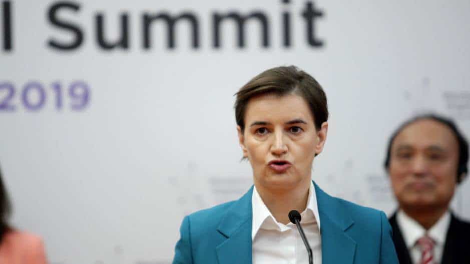 Могла би ти Брнабићка Вулина под руку па на одмор у Лазу Лазаревић? Могла би ти Брнабићка Вулина под руку па на одмор у Лазу Лазаревић?