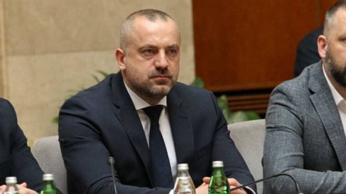 Радоичић у скупштини – ругање законима и грађанима Србије Радоичић у скупштини – ругање законима и грађанима Србије