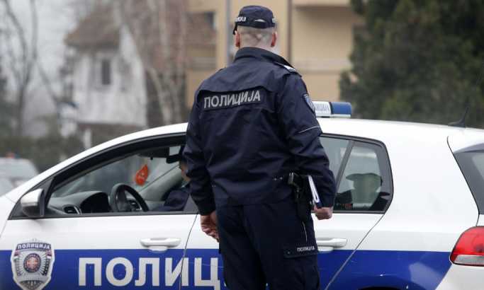 Полиција чува симпатизере Велике Албаније у Борчи Полиција чува симпатизере Велике Албаније у Борчи