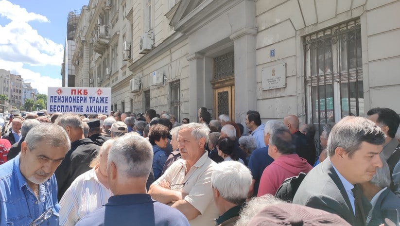 Влада не да већи минималац радницима јер хоће да Србија остане земља јефтине радне снаге Влада не да већи минималац радницима јер хоће да Србија остане земља јефтине радне снаге